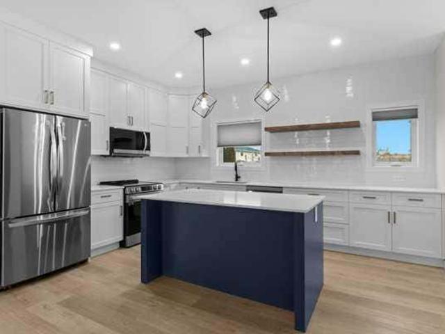 Townhouse for sale in Sylvan Lake, Alberta