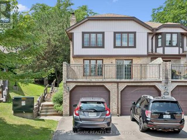Townhouse for sale in Waterloo, Ontario