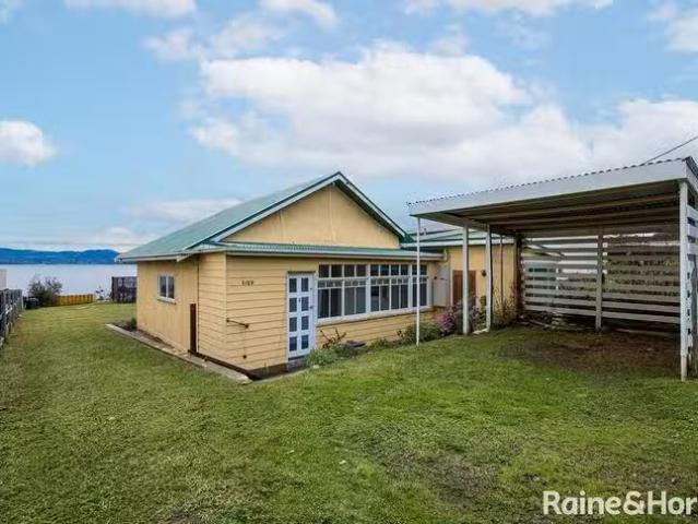 House for rent in Opossum Bay, Tasmania