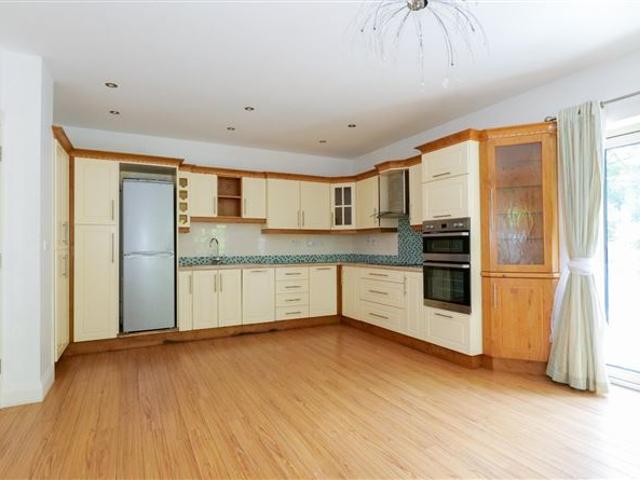 Detached House for sale in Gaillimh, Connacht