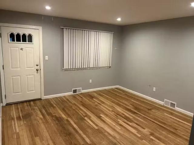 House for rent in Warren