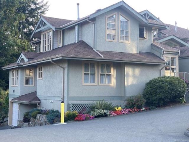 House for sale in Saanich, British Columbia