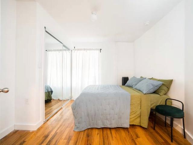 Room for rent in Arverne, New York