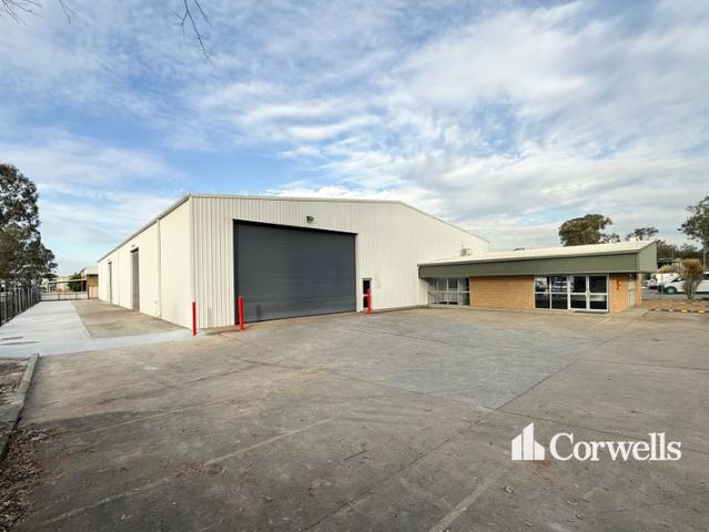 Warehouse for rent in Toombul, Queensland