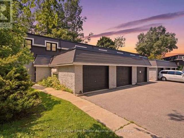 Townhouse for rent in Waterloo, Ontario