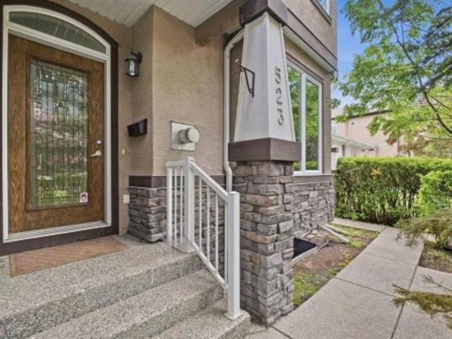 Townhouse for sale in Parkdale, Calgary