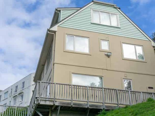 Property for rent in Otakou