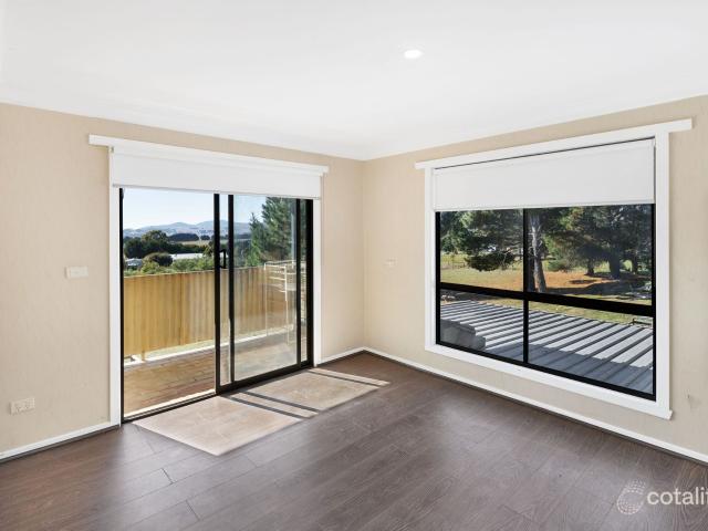 House for sale in Victoria
