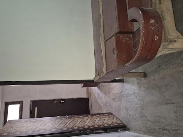 Property for rent in Deri