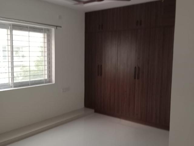 Property for rent in Deri