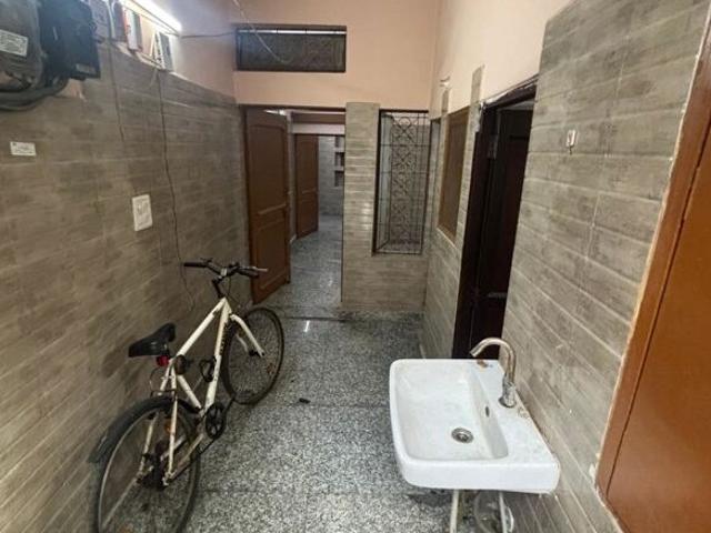 Property for rent in Deri
