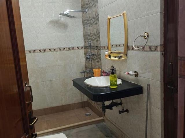 Property for rent in Deri
