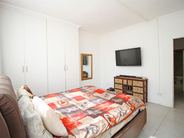 Apartment for sale in Vosloorus, Gauteng