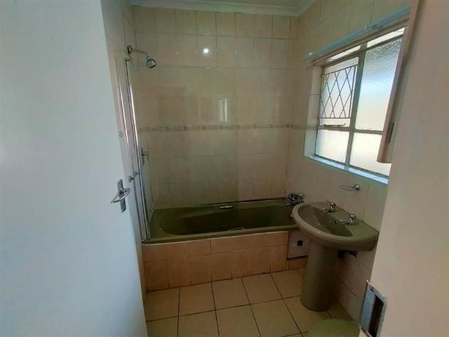 Apartment for sale in Vosloorus, Gauteng