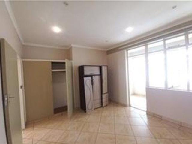 Flat for rent in Waterkloof, Gauteng
