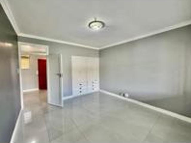 Flat for rent in Seaview, Kwazulu-natal