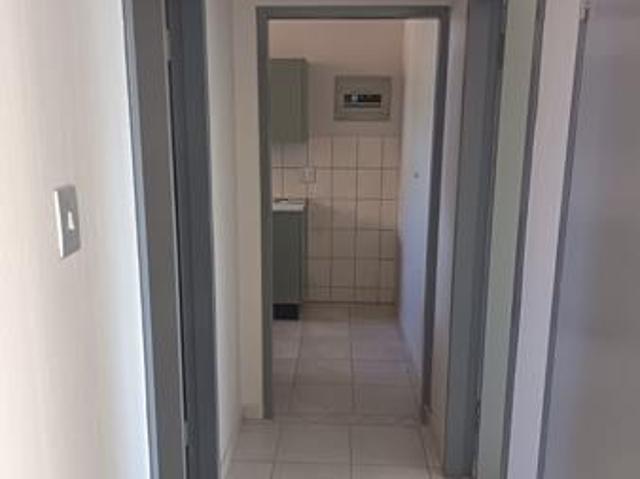 Flat for rent in Waterkloof, Gauteng