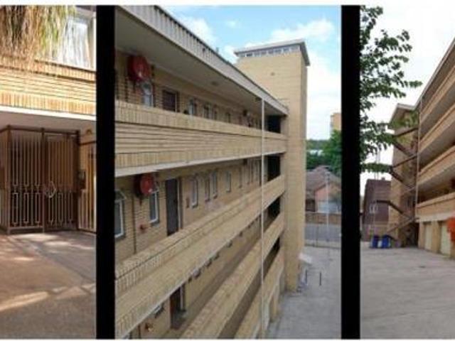 Flat for rent in Waterkloof, Gauteng