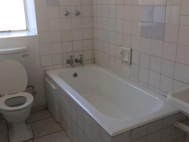 Flat for rent in Waterkloof, Gauteng