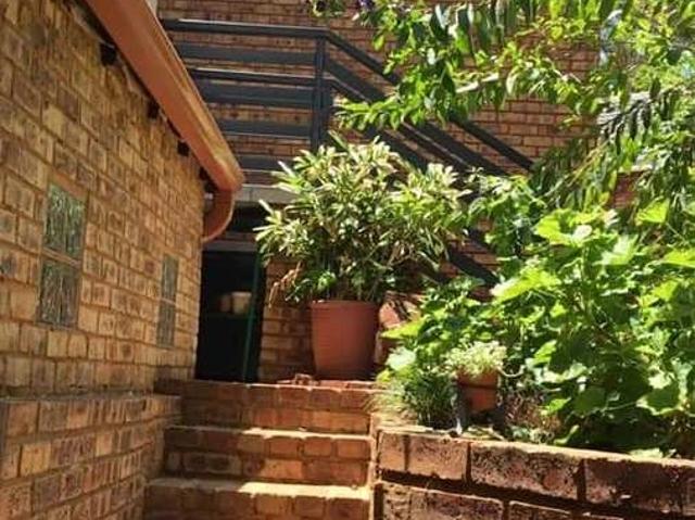 House for rent in Faerie Glen, Gauteng