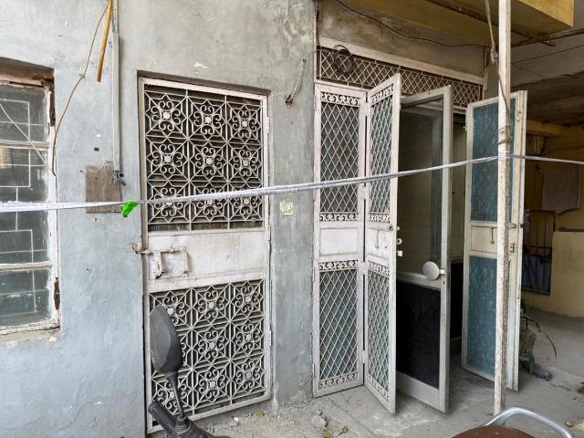 Flat for sale in East Delhi, Deri