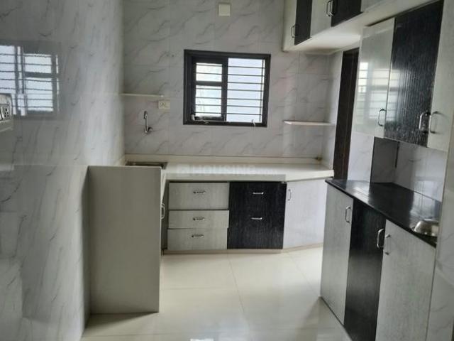 Flat for rent in Naranpura, Ahmedabad