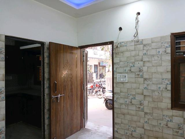 Flat for rent in West Delhi, Deri