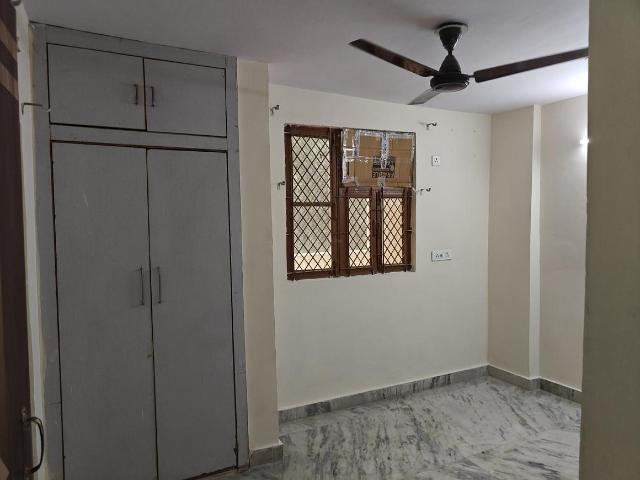 Flat for rent in West Delhi, Deri