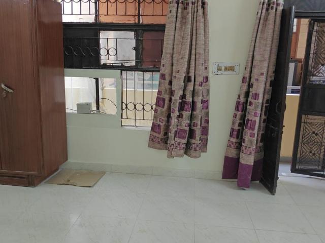 Flat for rent in West Delhi, Deri