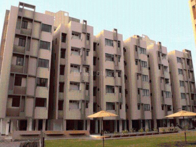 Flat for rent in Sarkhej, Gujarat
