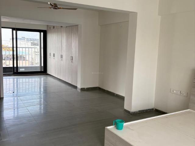 Flat for rent in Madya