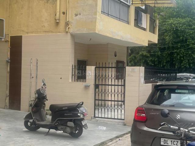 House for sale in North West Delhi, Deri