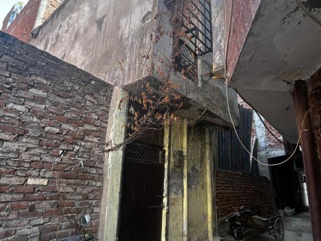 House for sale in West Delhi, Deri