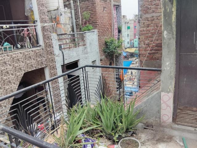 House for sale in West Delhi, Deri