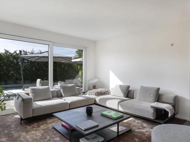 Einfamilienhaus mieten in Einigen, Zürich