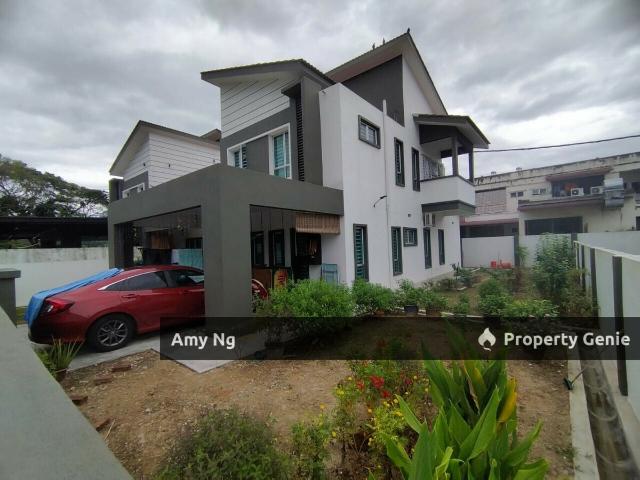 Residential House for sale in Perak, Perak Tengah