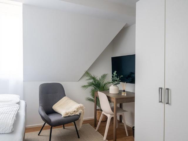 Apartment mieten in Einigen, Zürich