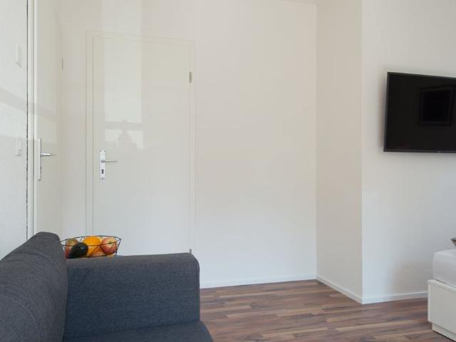 Haus mieten in Einigen, Zürich