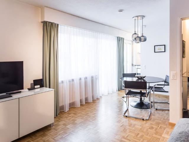 Haus mieten in Einigen, Zürich