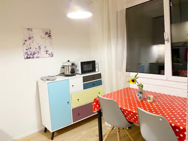 Studio mieten in Einigen, Zürich