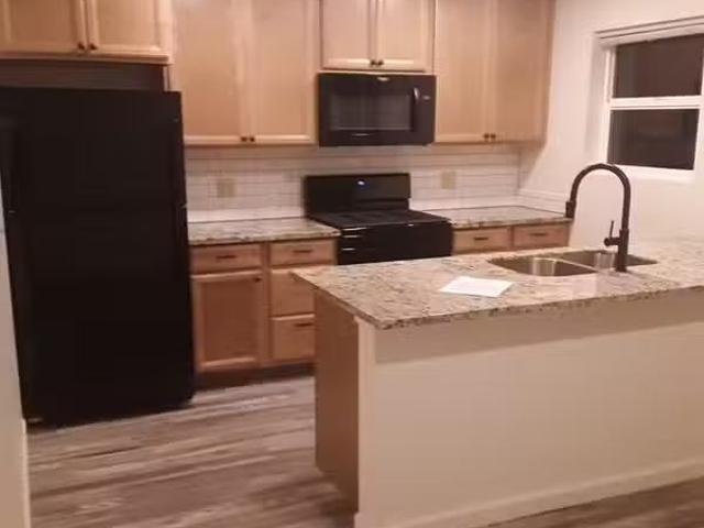 Condo for rent in Eureka