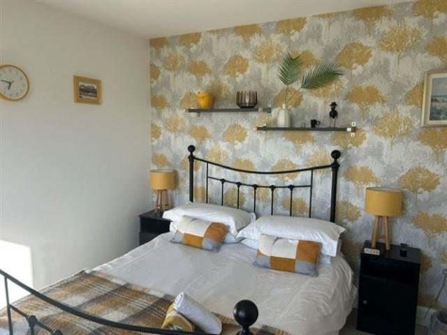 Detached House to rent