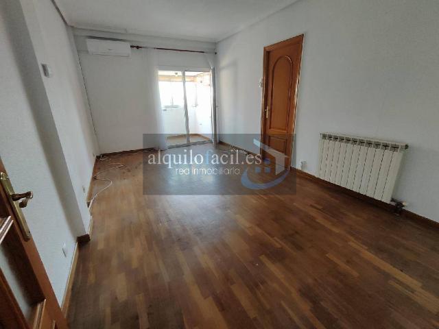 Apartamento en alquiler en Ciudad Lineal, Madrid