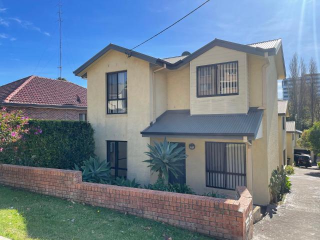 House for rent in Wollongong West, New South Wales