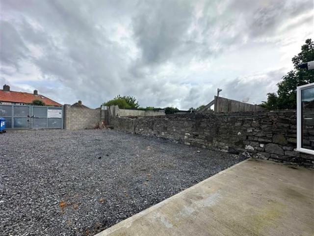 Apartment to rent in Bluebell, North Tipperary