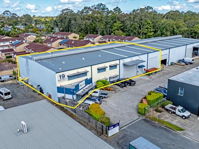 Warehouse for rent in Toombul, Queensland