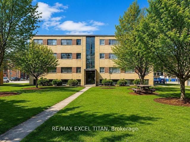 Condo for rent in Burlington, Golden Horseshoe