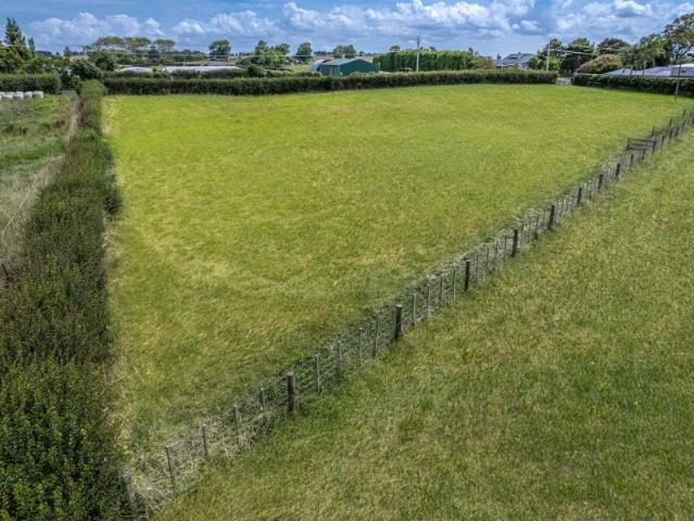 Land for sale in Awhitu, Oroua County