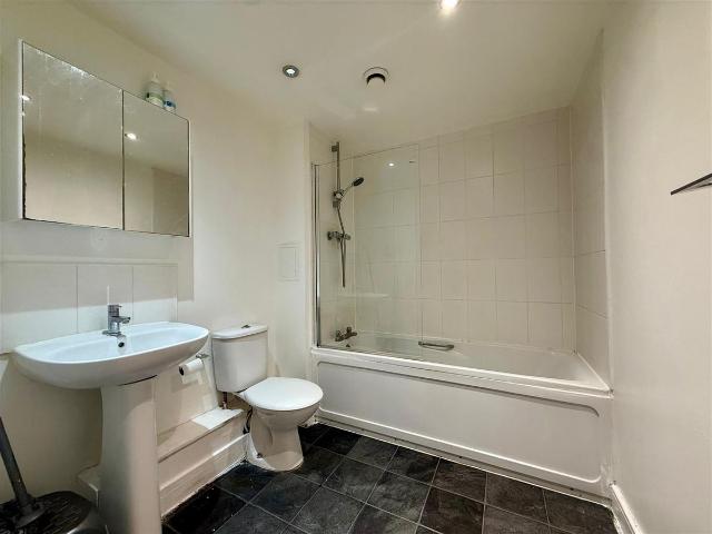 Apartment for rent in Gants Hill, Greater London
