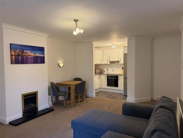 Apartment to rent in Bluebell, North Tipperary